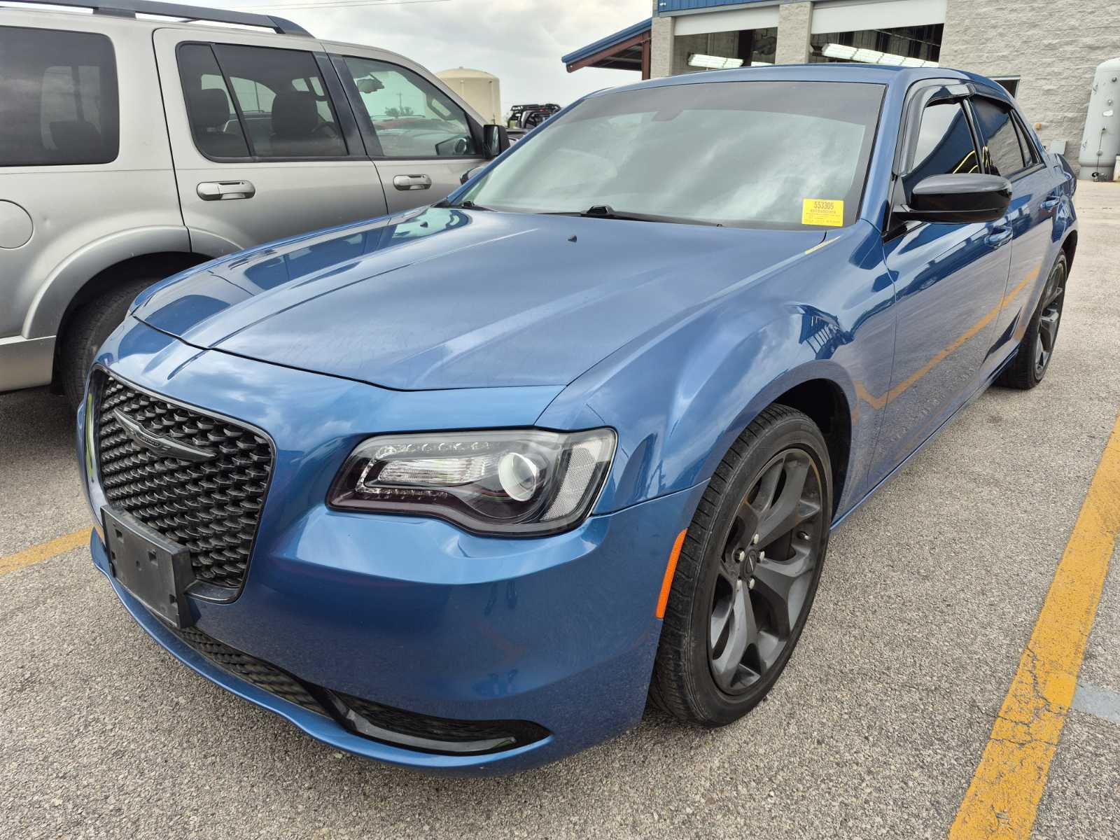 2022 Chrysler 300  Touring RWD