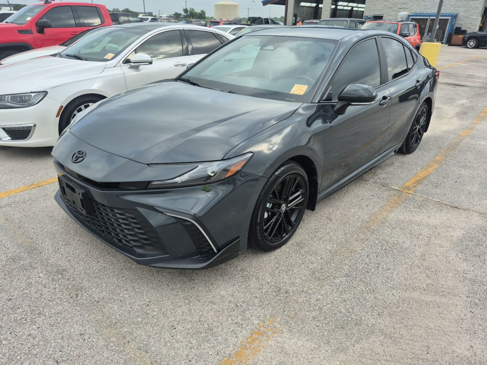 2025 Toyota Camry   FWD