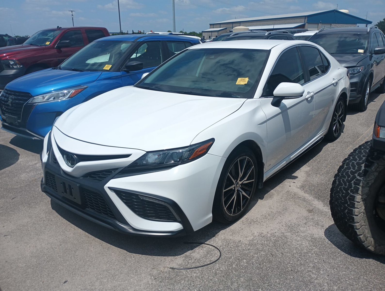 2023 Toyota Camry  SE FWD