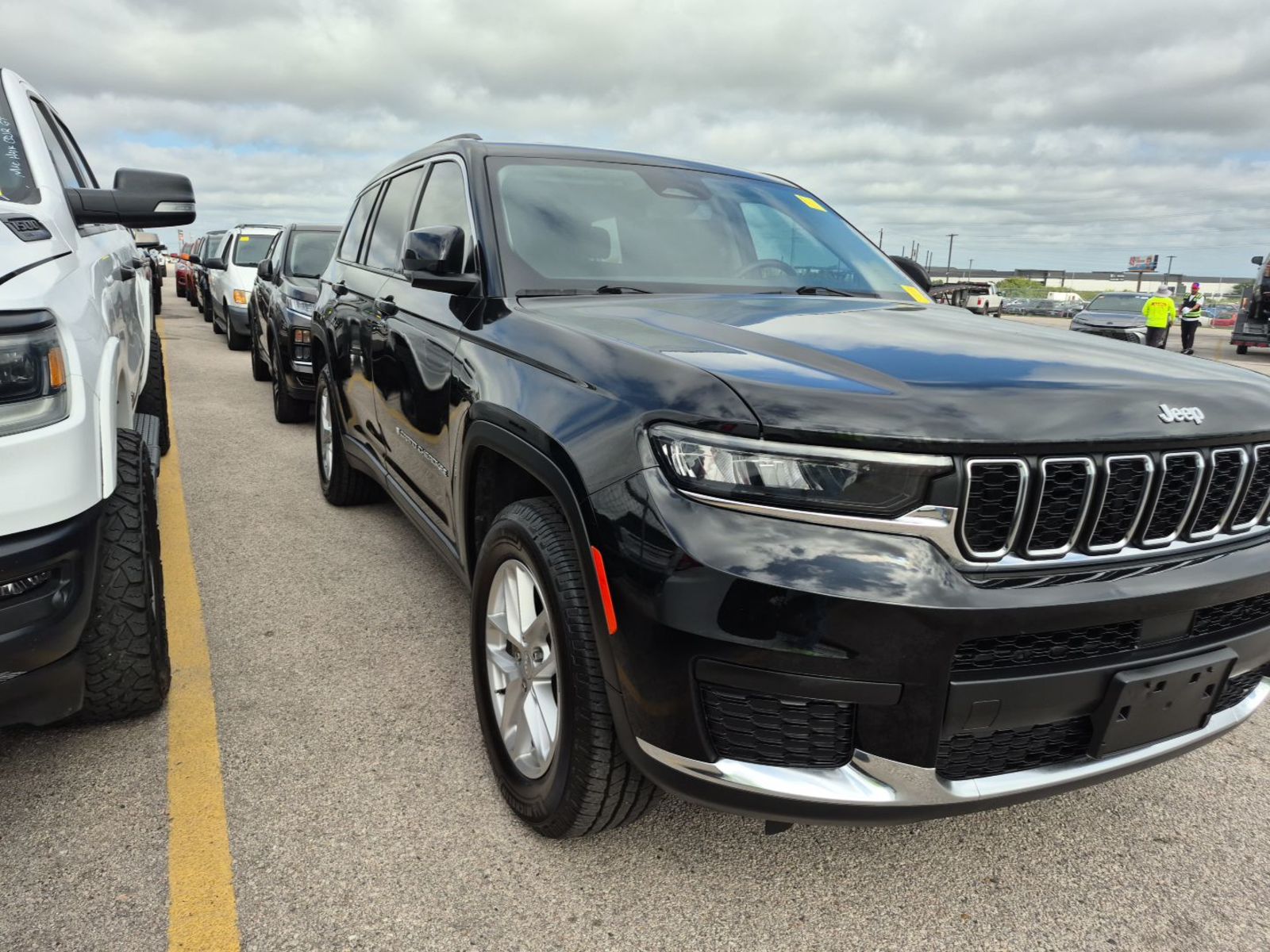 2023 Jeep Grand Cherokee  Laredo AWD