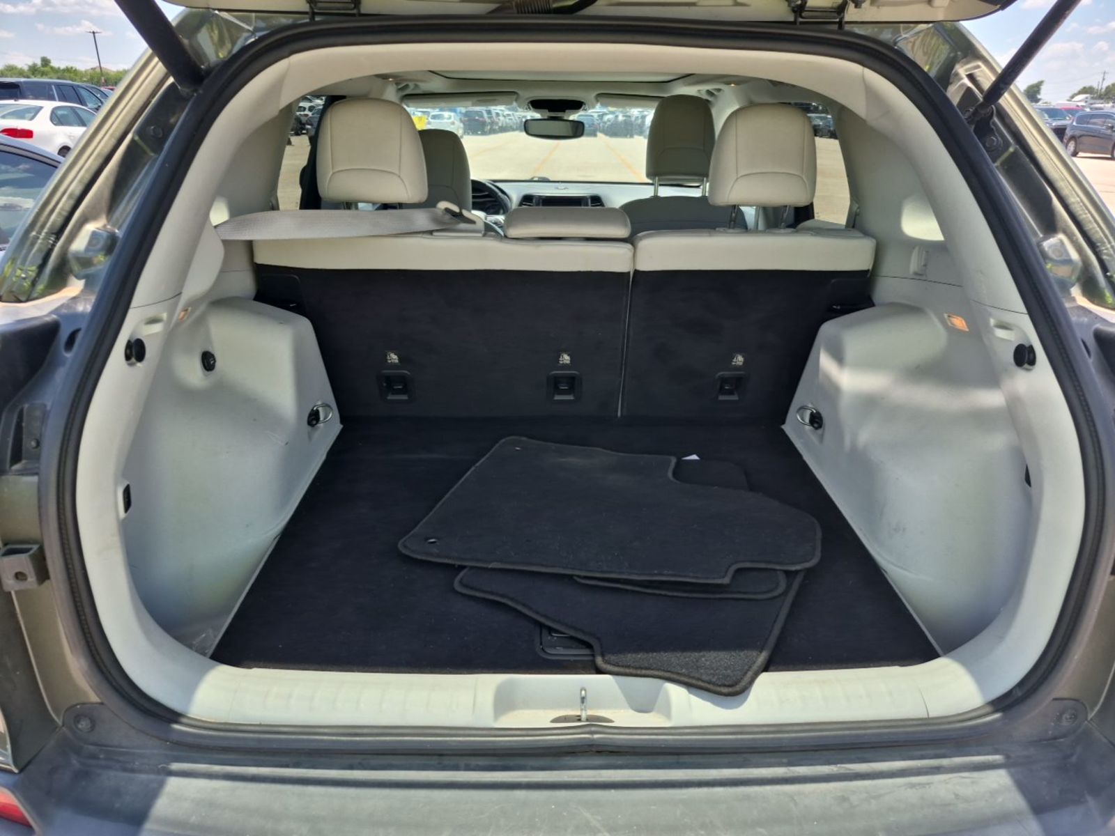 2019 Jeep Cherokee  Limited AWD