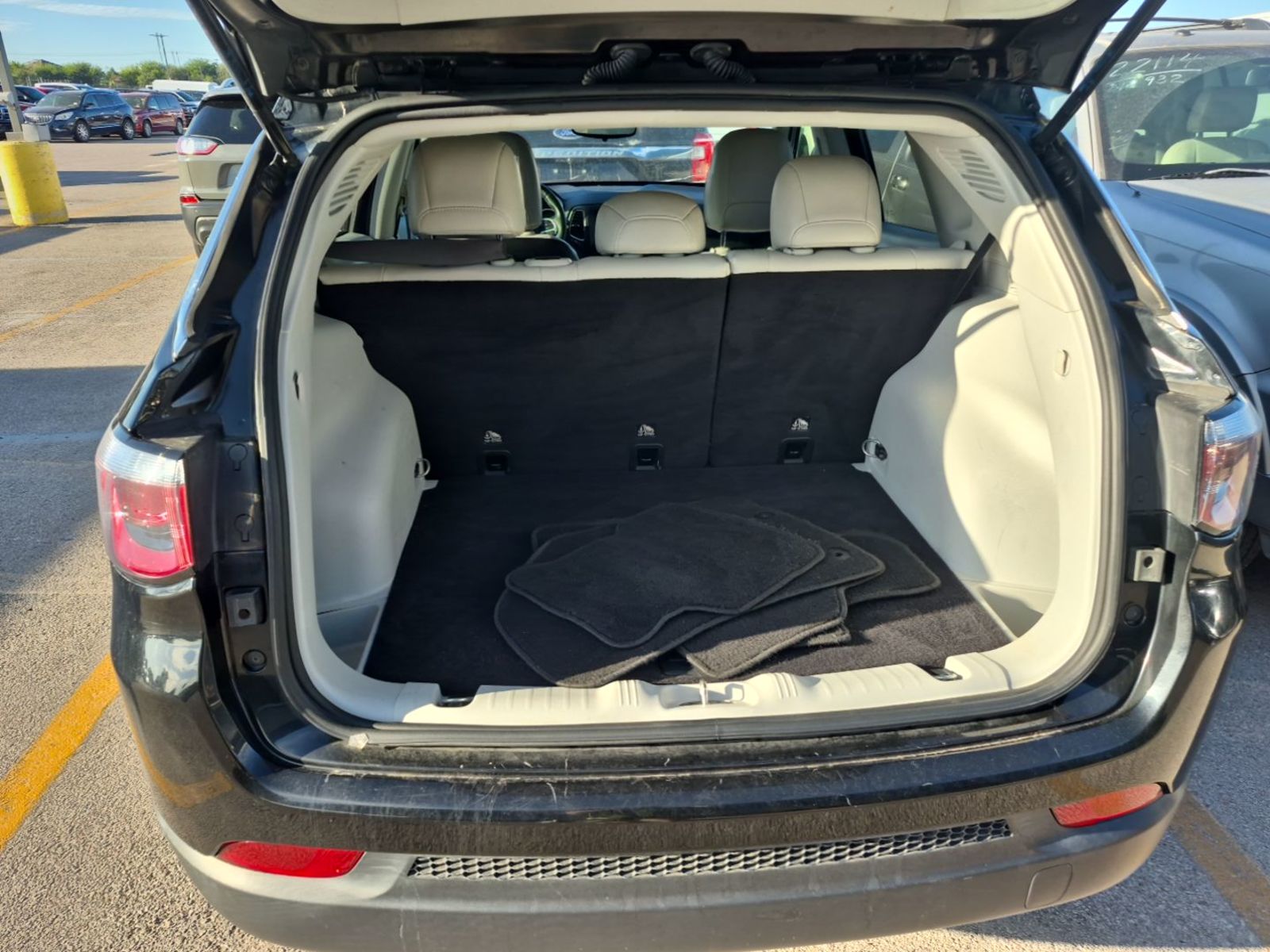 2020 Jeep Compass  Latitude FWD