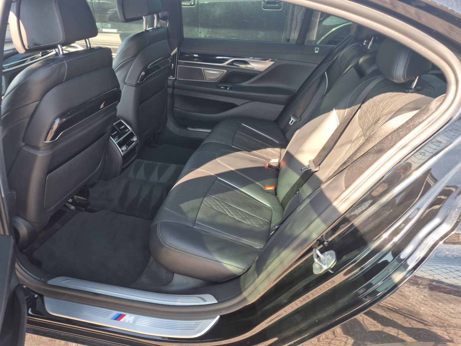 2019 BMW 7-Series  750i RWD