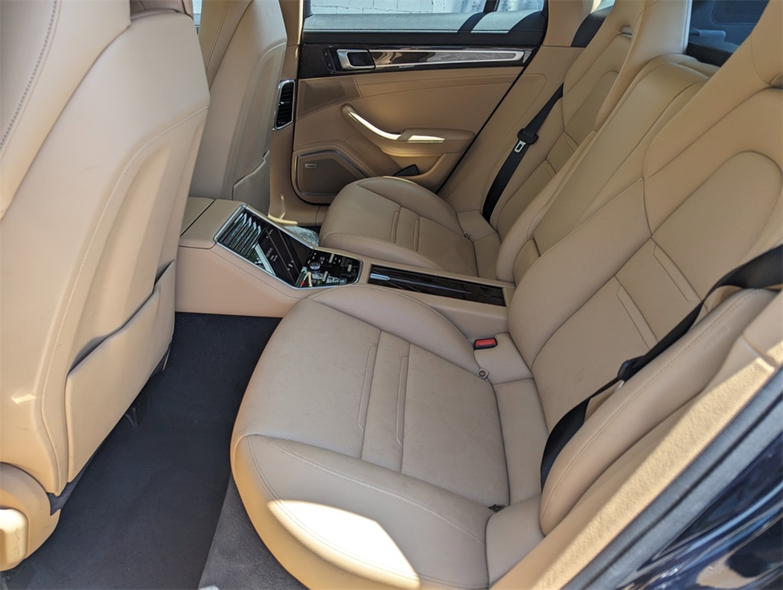 2021 Porsche panamera  Base RWD