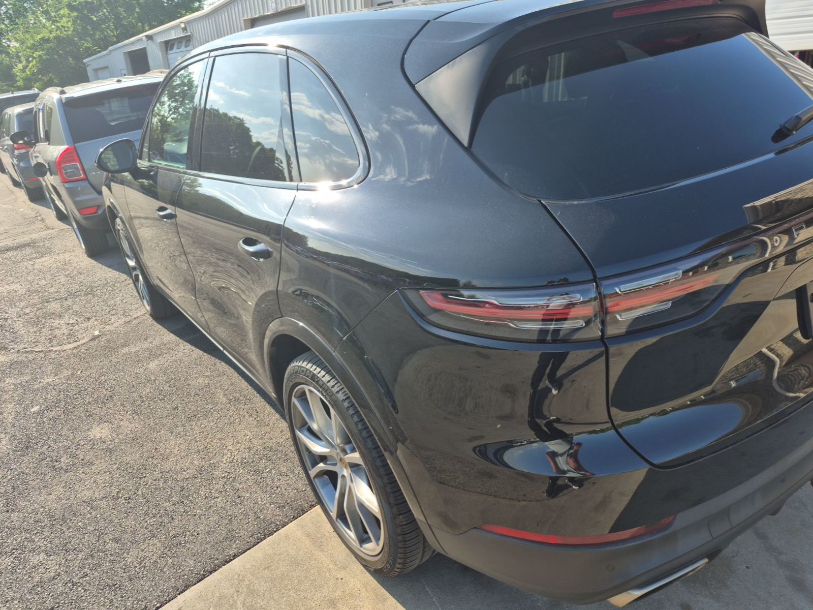 2023 Porsche cayenne  Base AWD