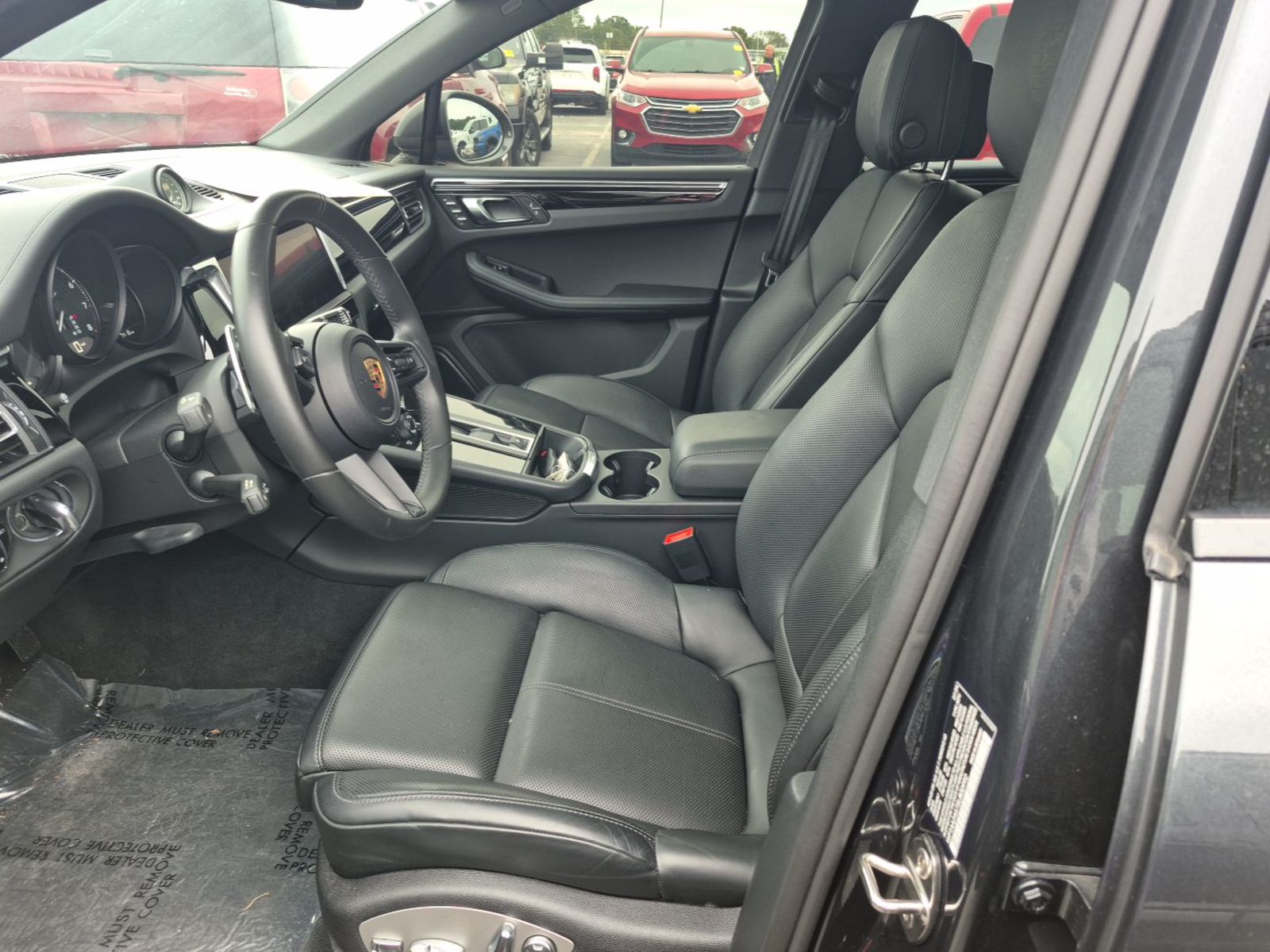2025 Porsche macan  Base AWD