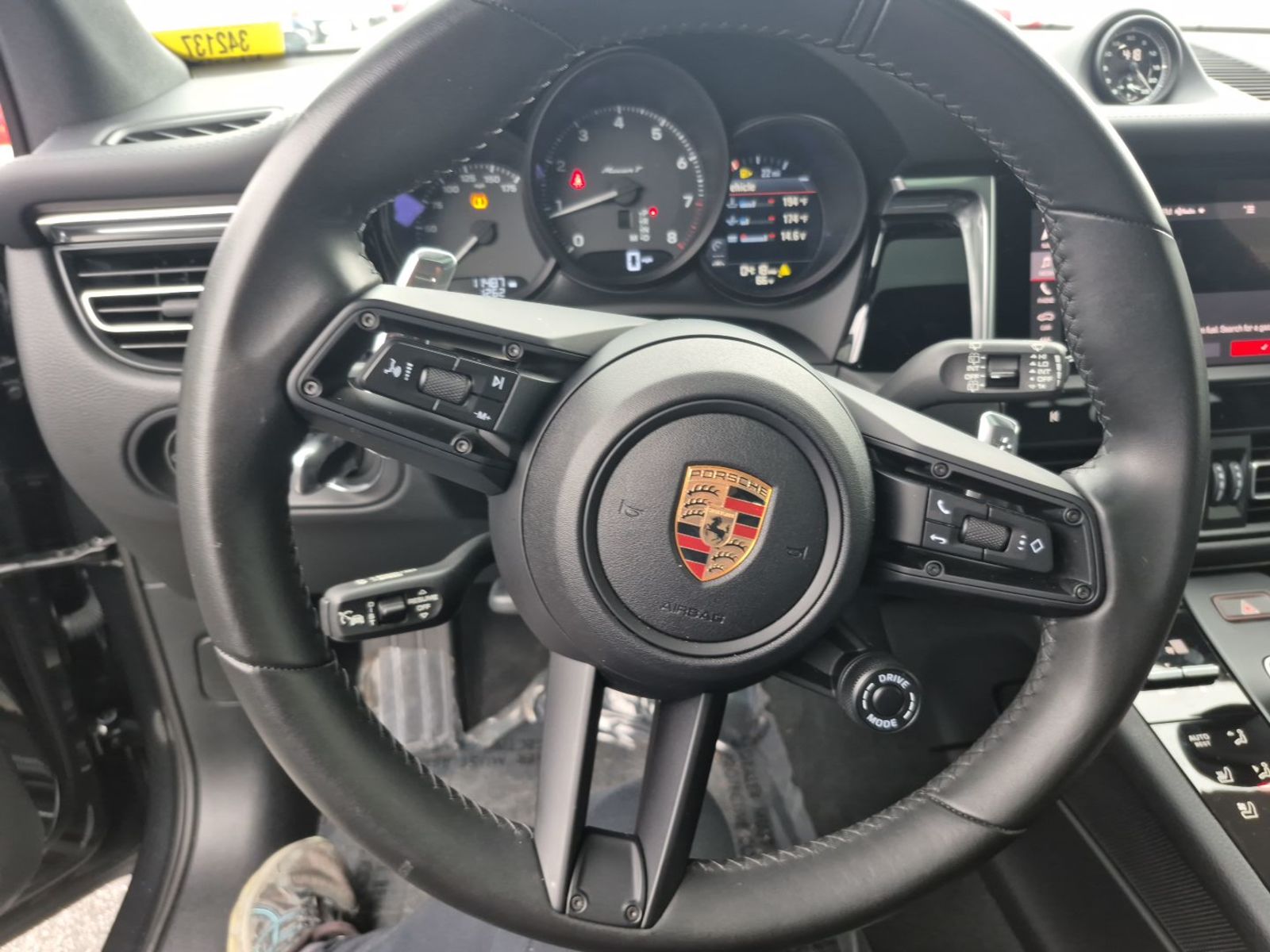 2025 Porsche macan  Base AWD