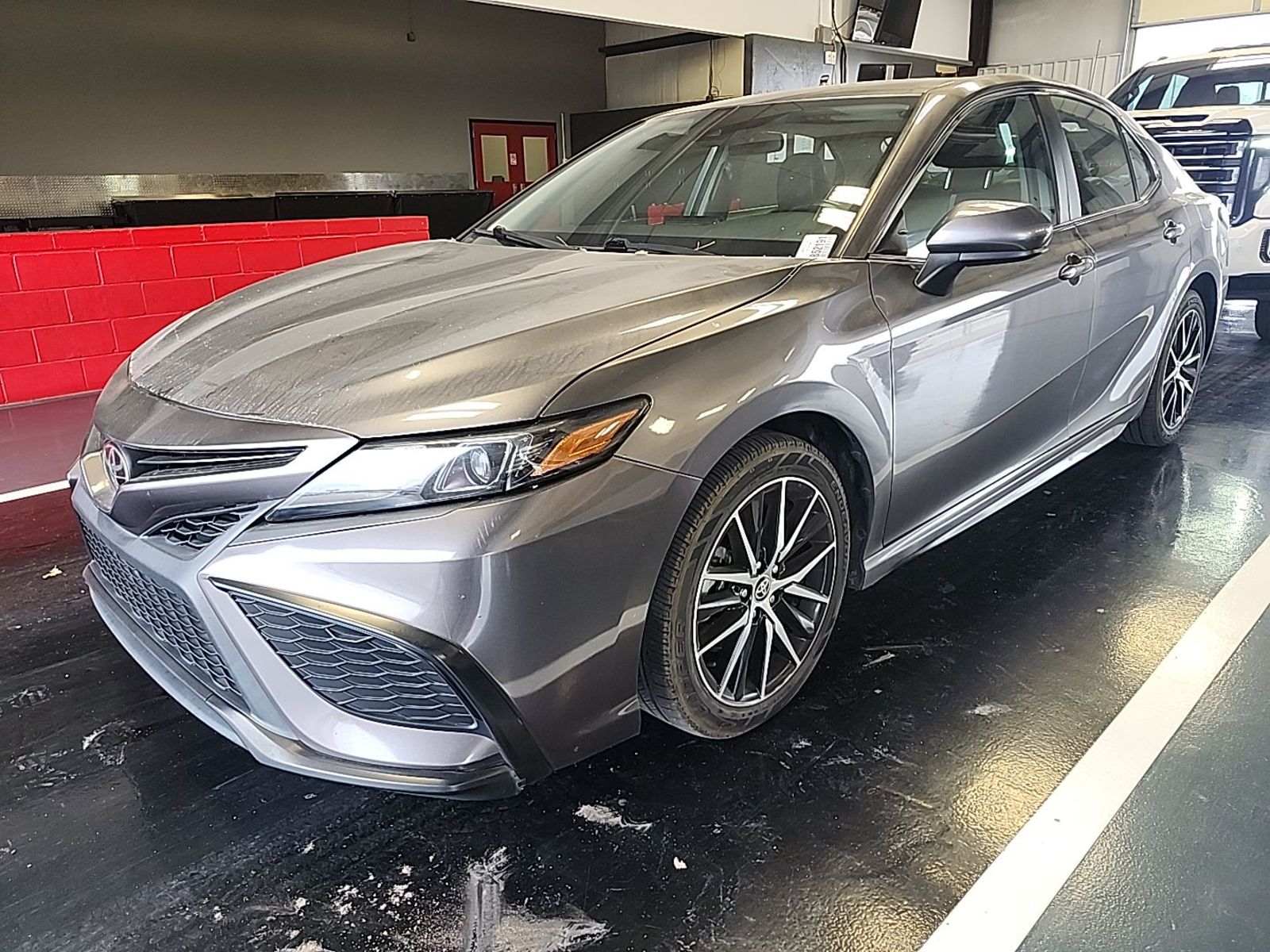 2021 Toyota Camry  SE FWD
