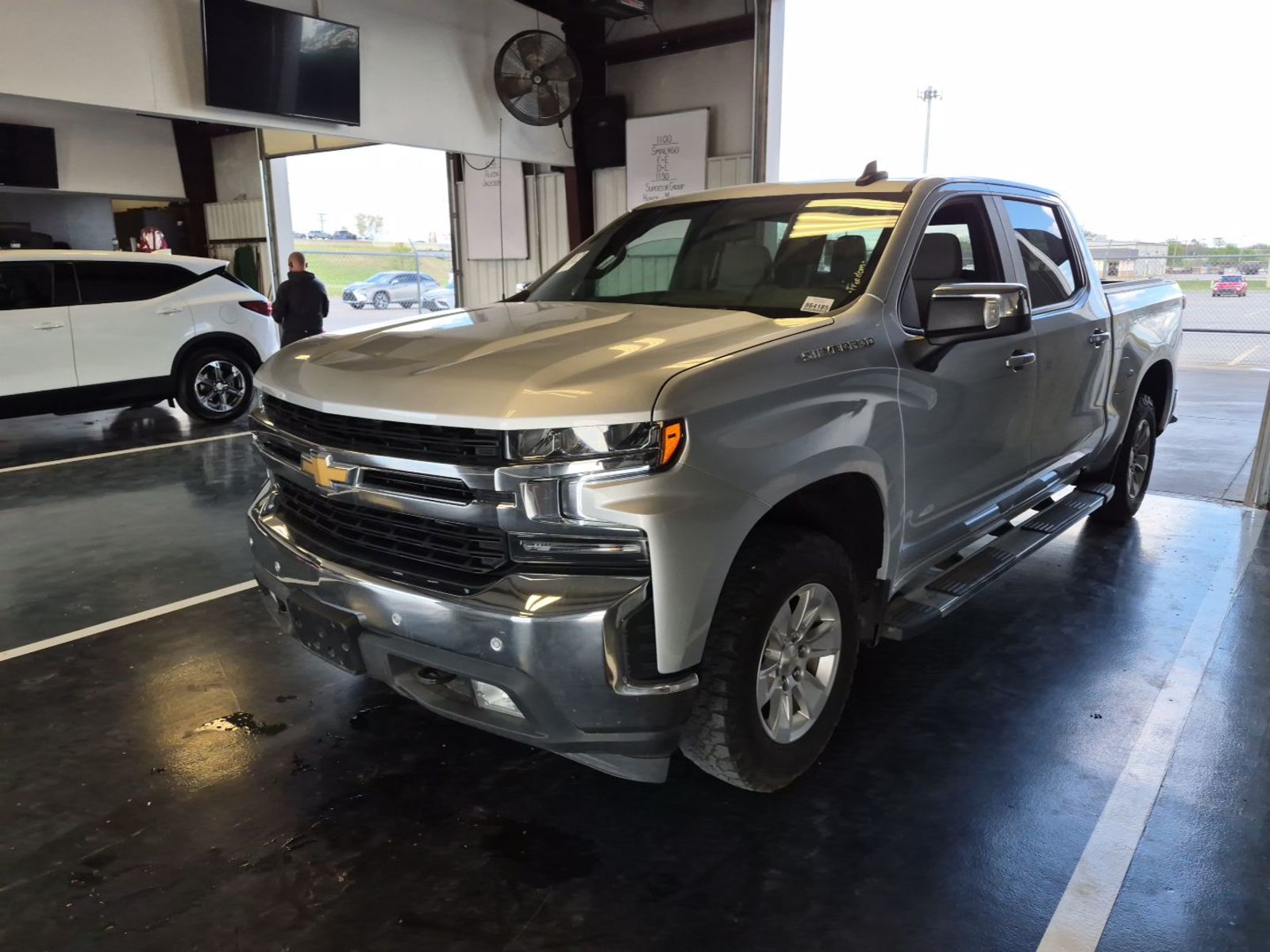 2021 Chevrolet Silverado 1500  LT AWD