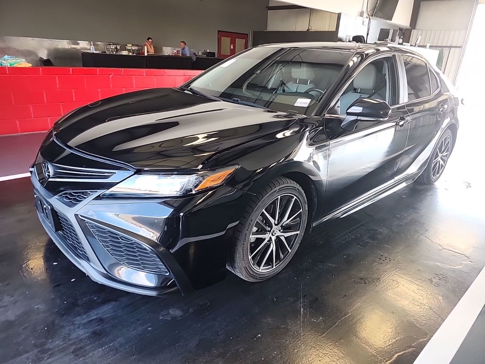 2022 Toyota Camry  SE FWD