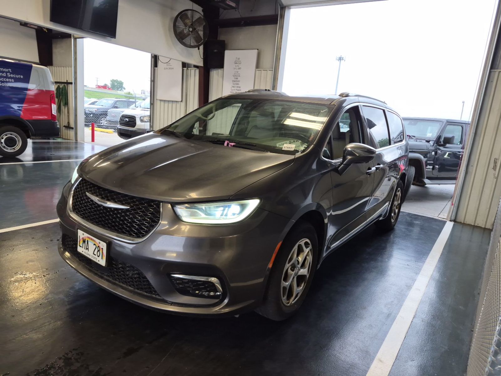 2021 Chrysler Pacifica  Limited AWD