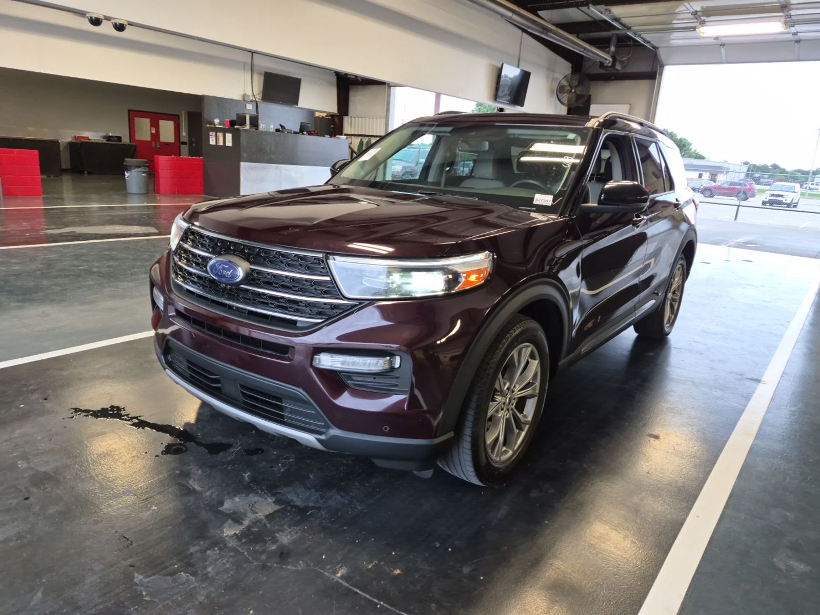 2023 Ford Explorer  XLT AWD