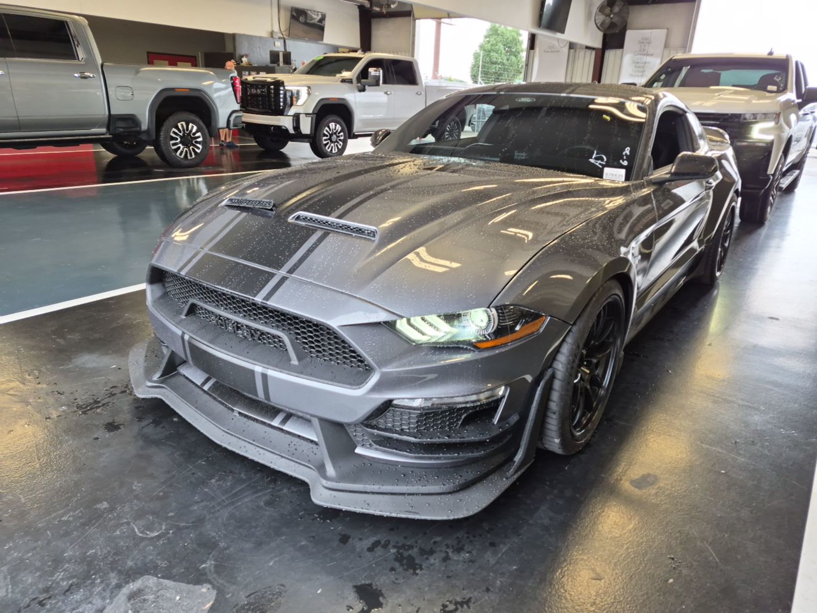 2022 Ford Mustang   RWD