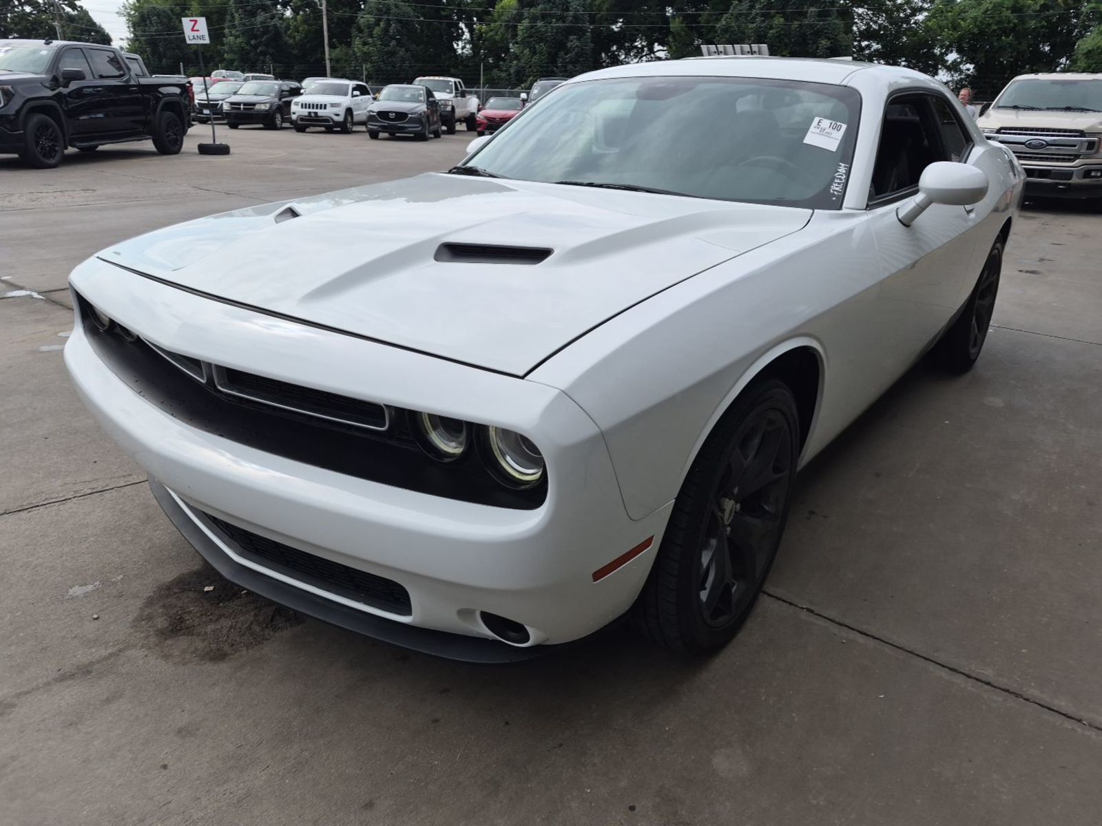 2019 Dodge Challenger  SXT RWD