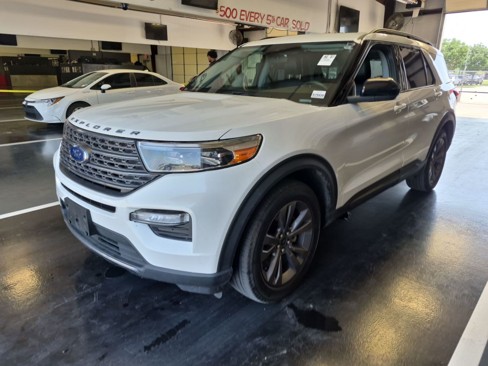 2022 Ford Explorer  XLT AWD