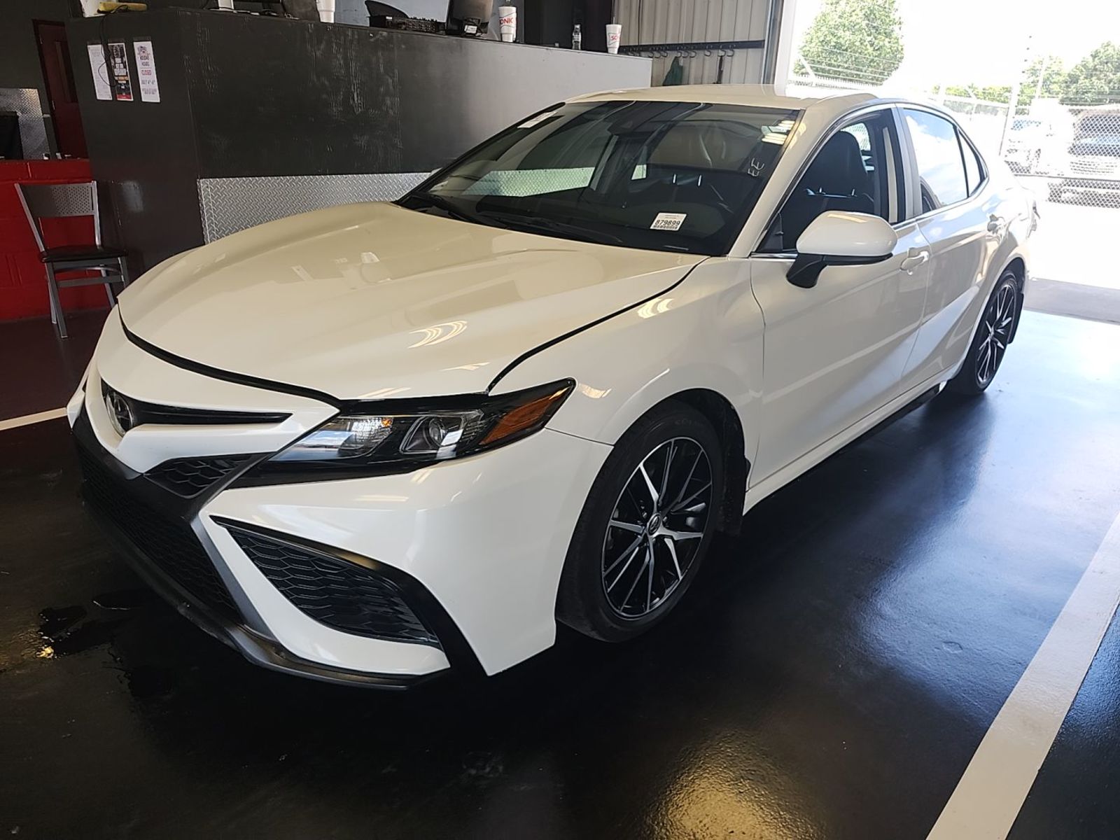 2021 Toyota Camry  SE FWD