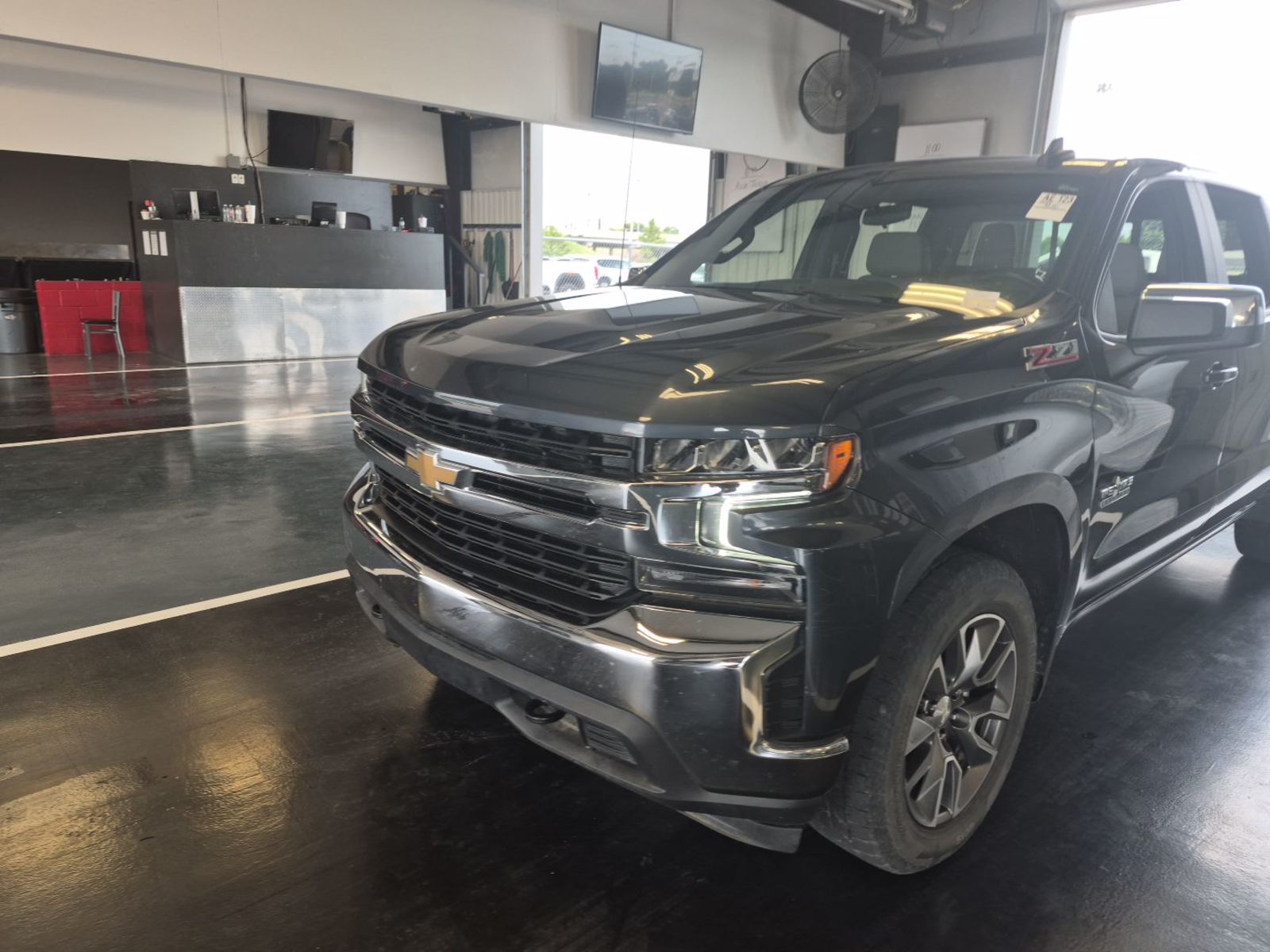 2022 Chevrolet Silverado 1500  LT AWD