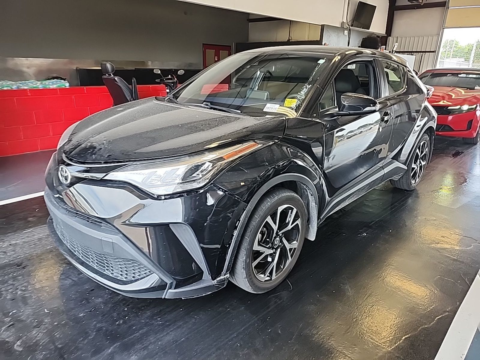 2021 Toyota C-HR  XLE FWD