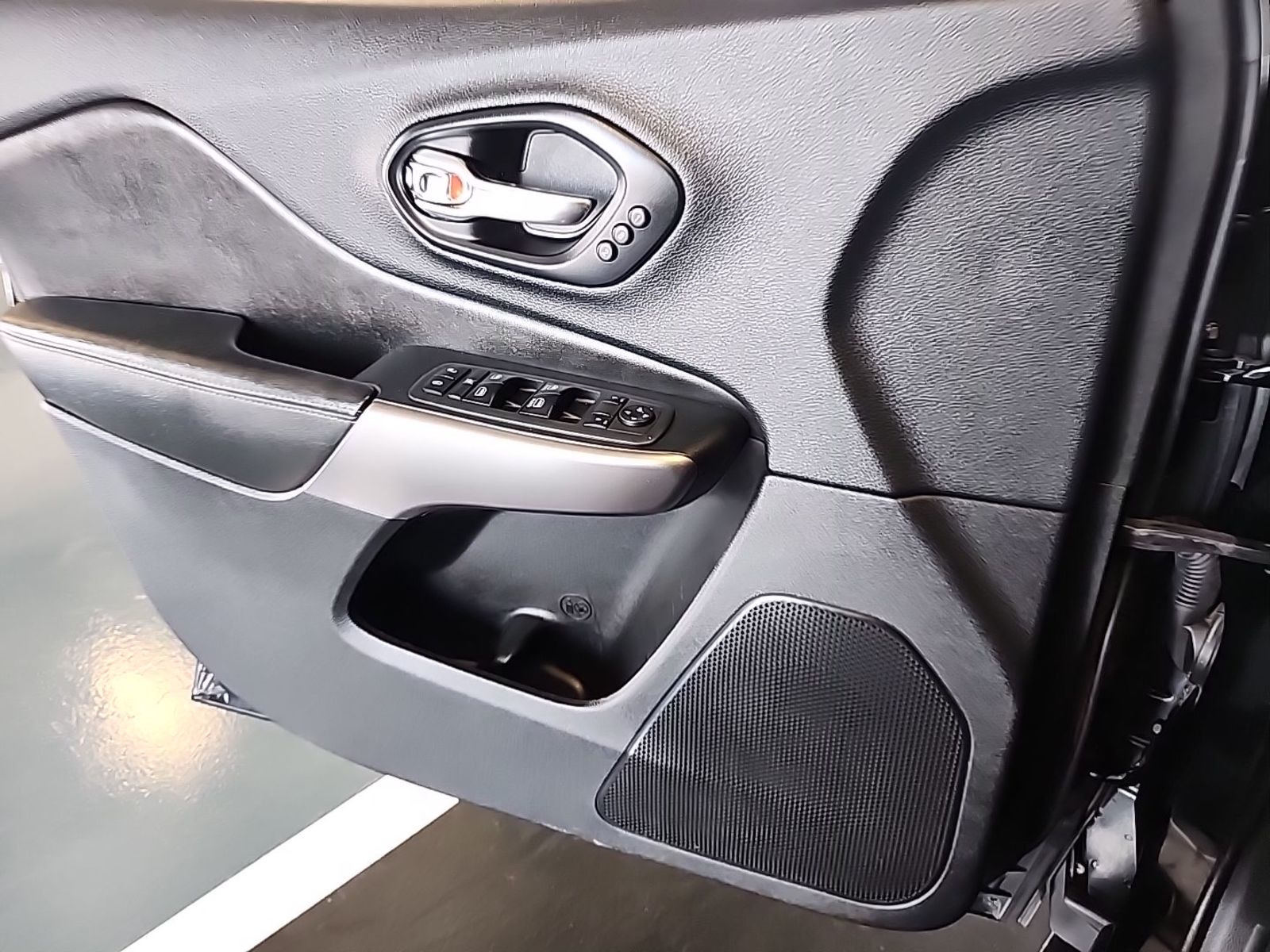 2019 Jeep Cherokee  Limited AWD