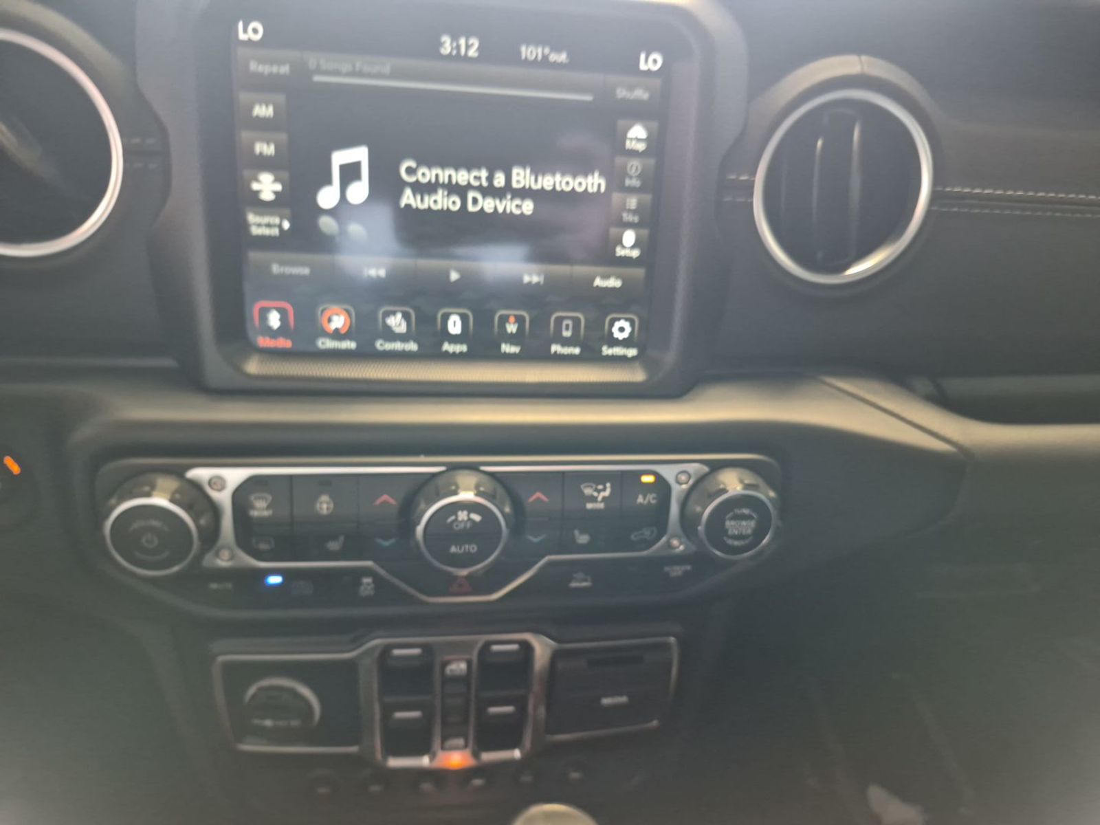 2022 Jeep Wrangler   AWD