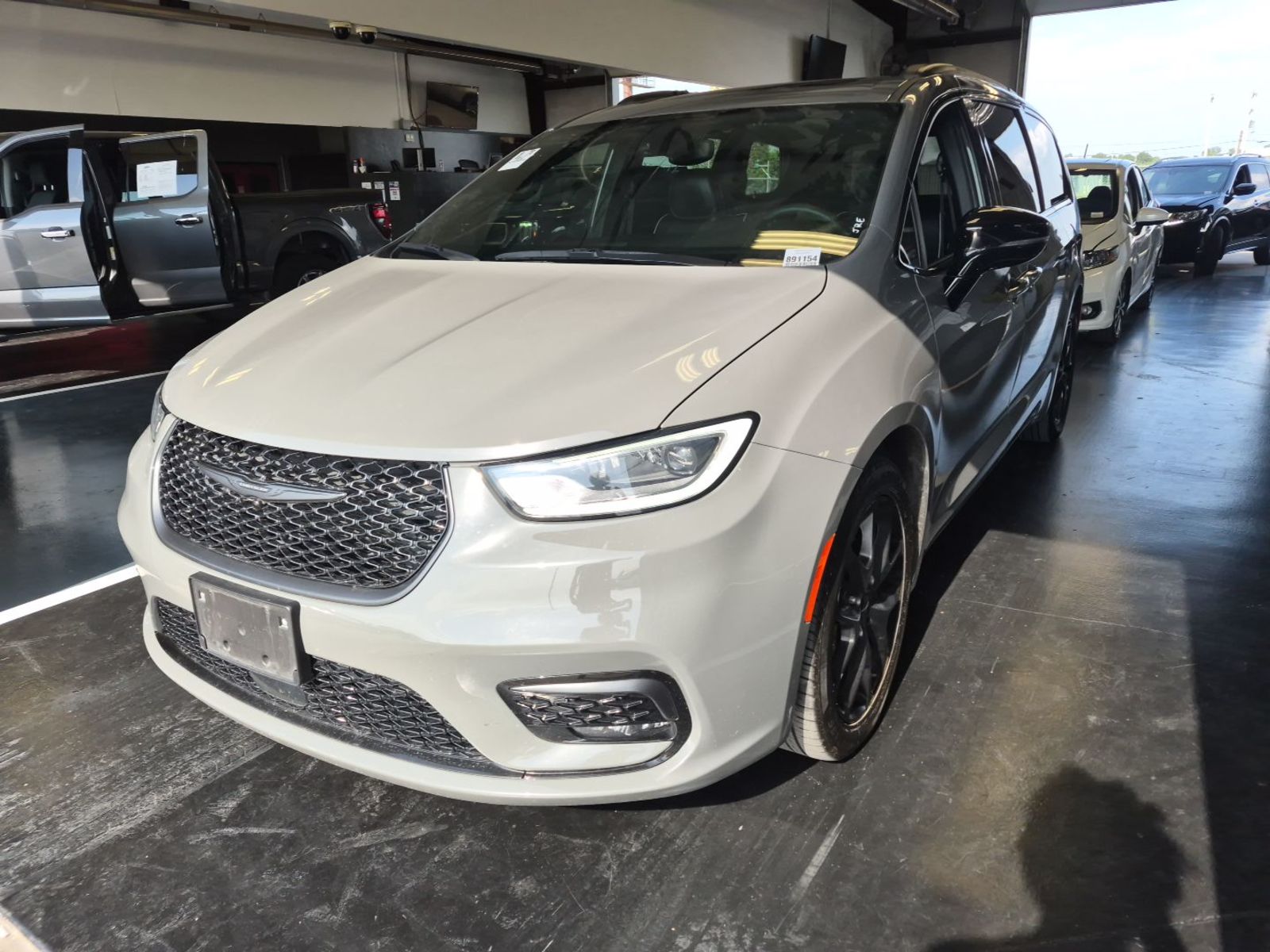 2025 Chrysler Pacifica  Limited FWD