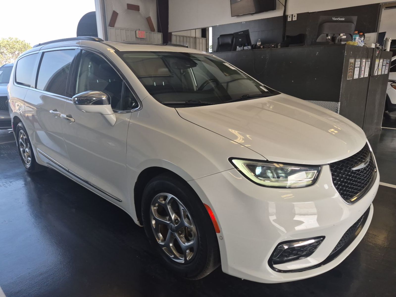 2022 Chrysler Pacifica  Limited FWD