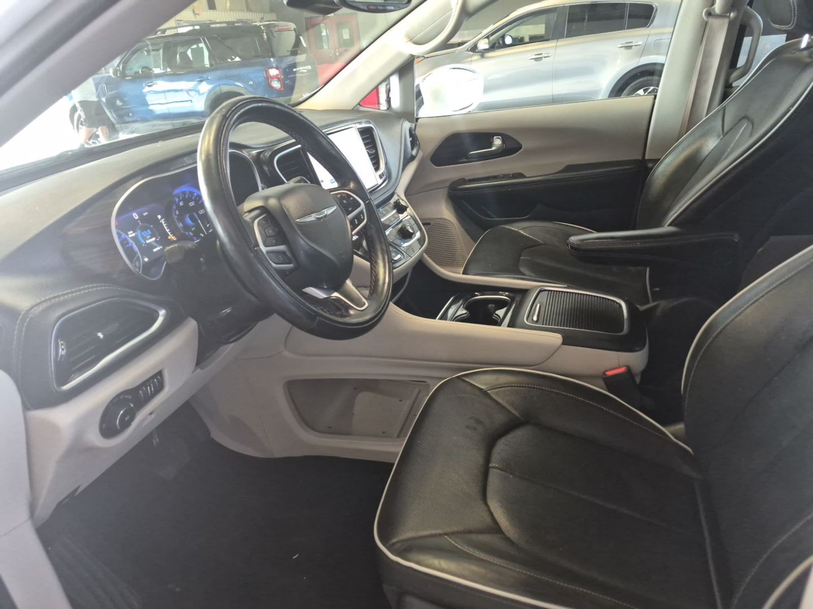 2022 Chrysler Pacifica  Limited FWD