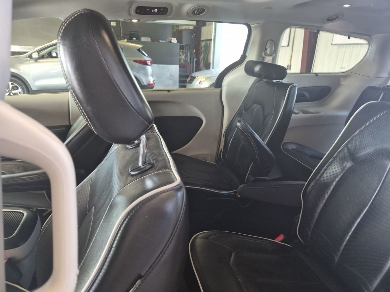2022 Chrysler Pacifica  Limited FWD