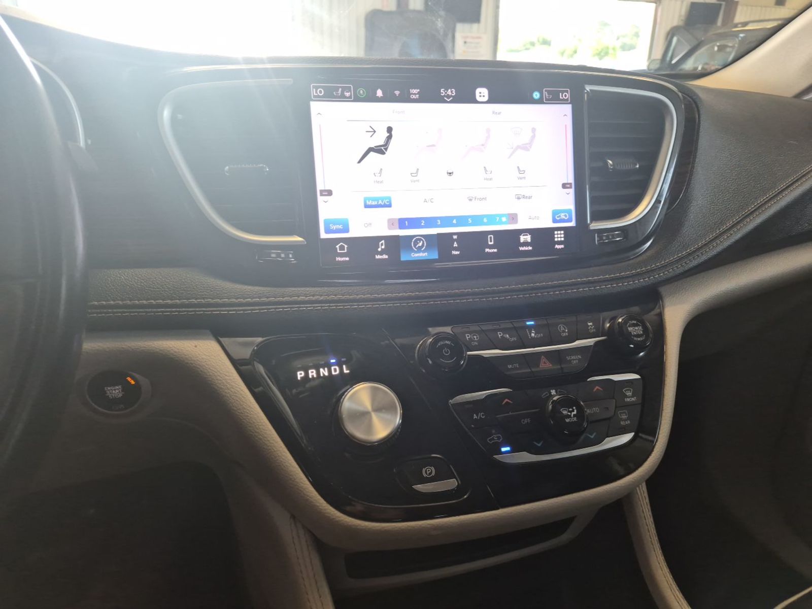 2022 Chrysler Pacifica  Limited FWD