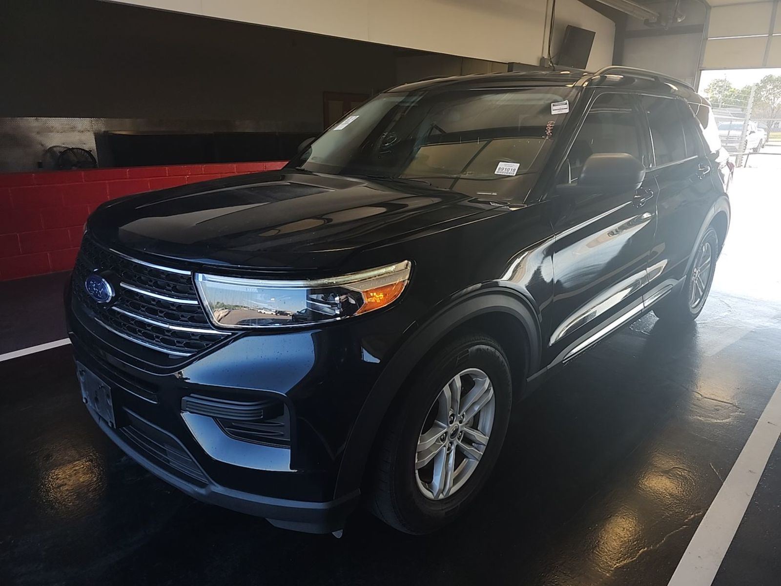 2023 Ford Explorer  XLT RWD