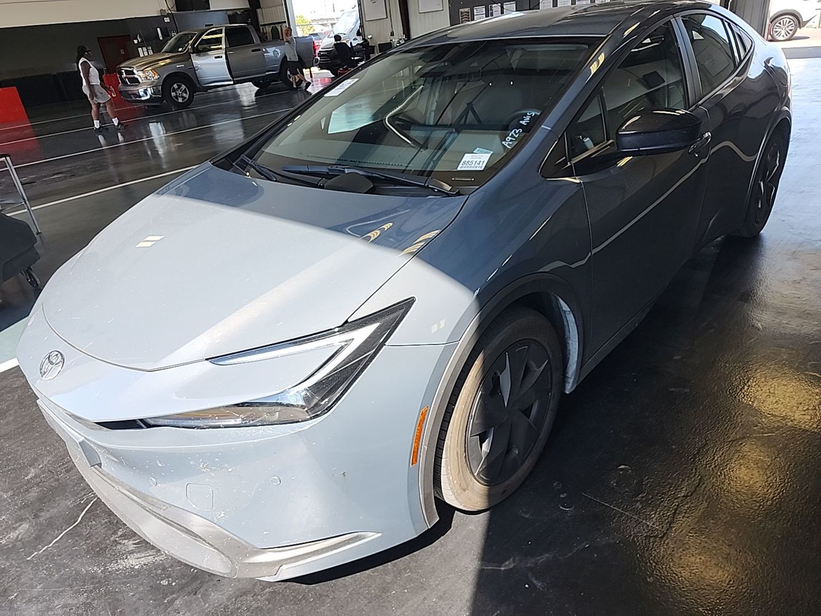 2025 Toyota Prius  LE FWD
