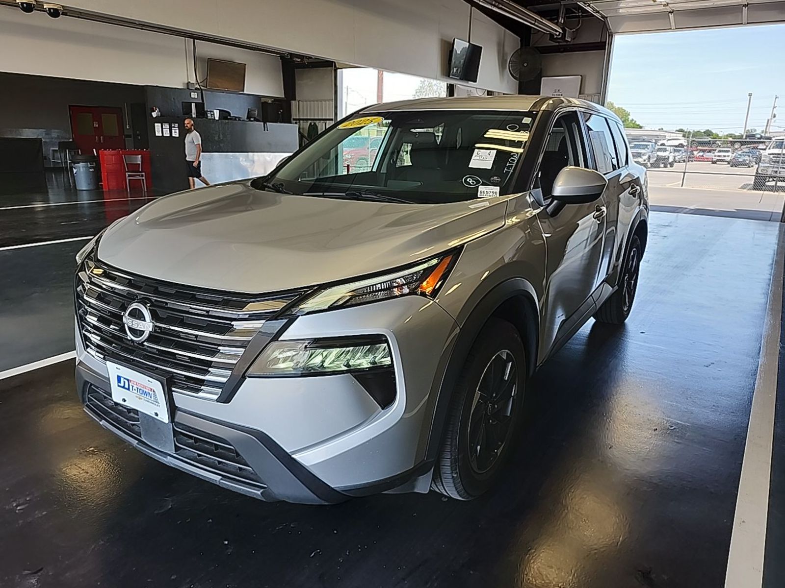 2025 Nissan Rogue SV FWD