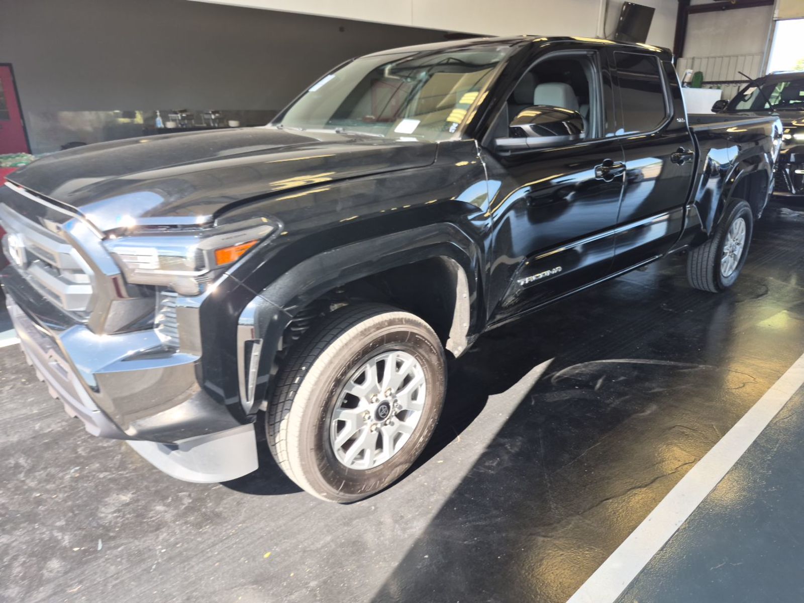 2025 Toyota Tacoma  SR5 AWD