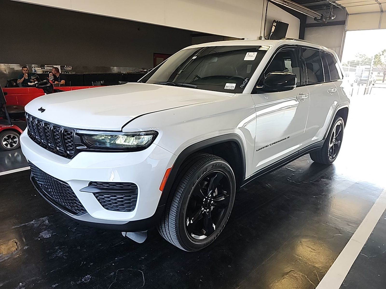 2024 Jeep Grand Cherokee   AWD