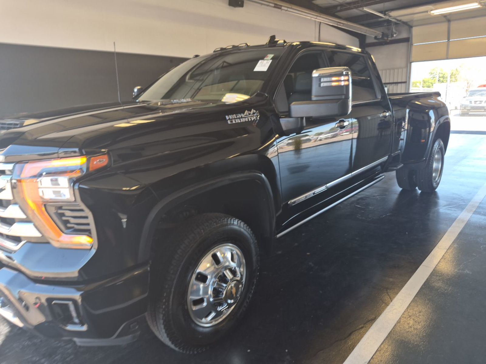 2025 Chevrolet Silverado 3500   AWD