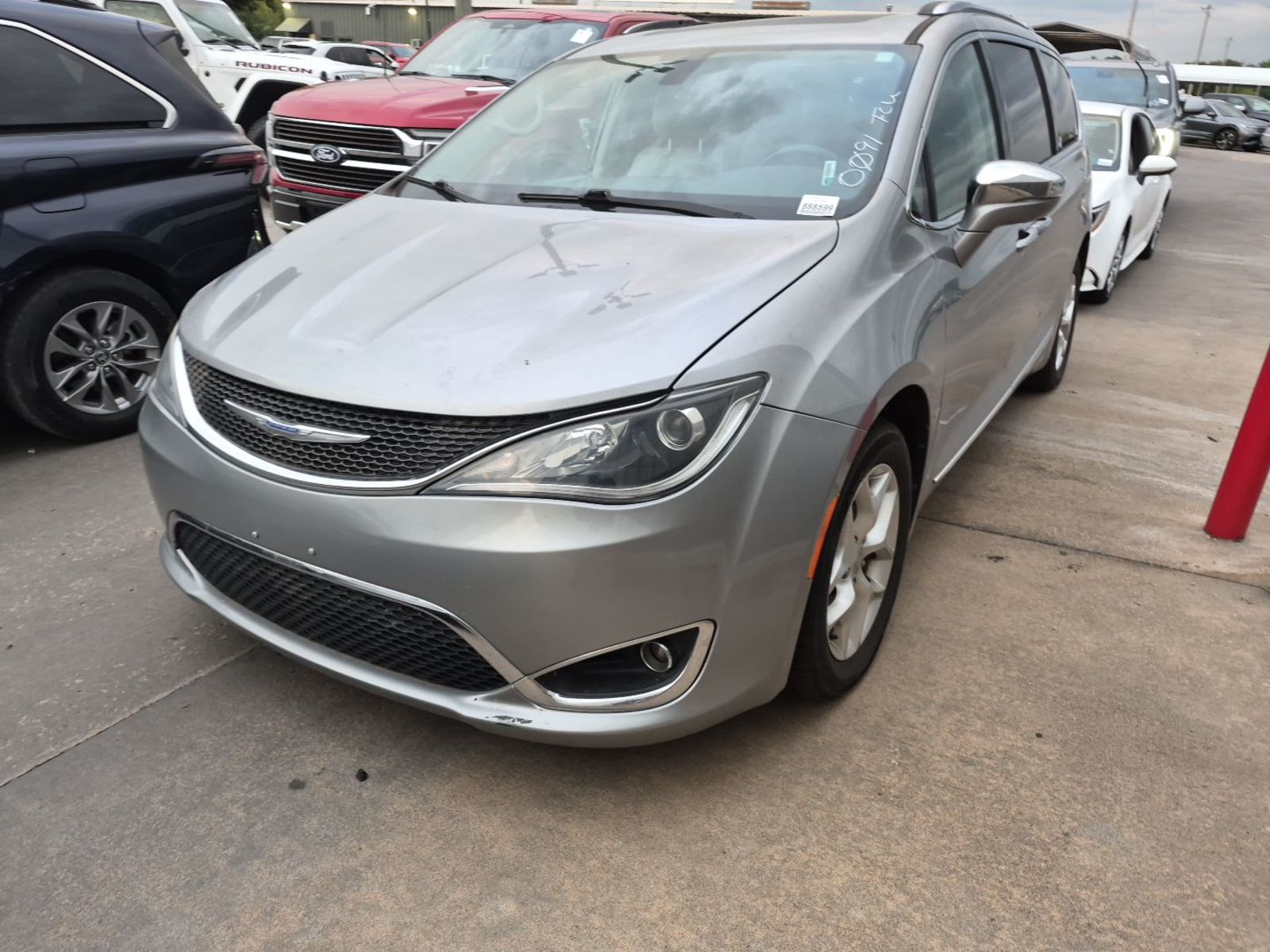 2020 Chrysler Pacifica  Limited FWD