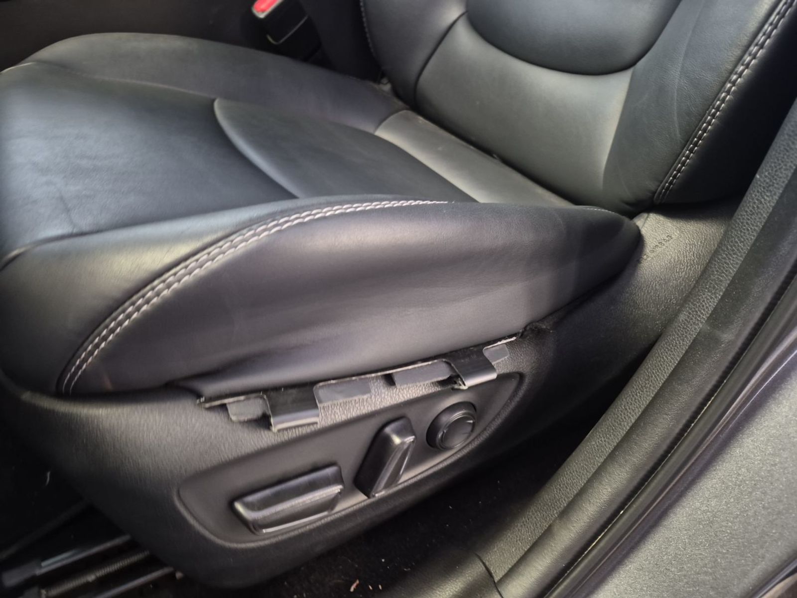 2023 Toyota RAV4  XLE Premium FWD