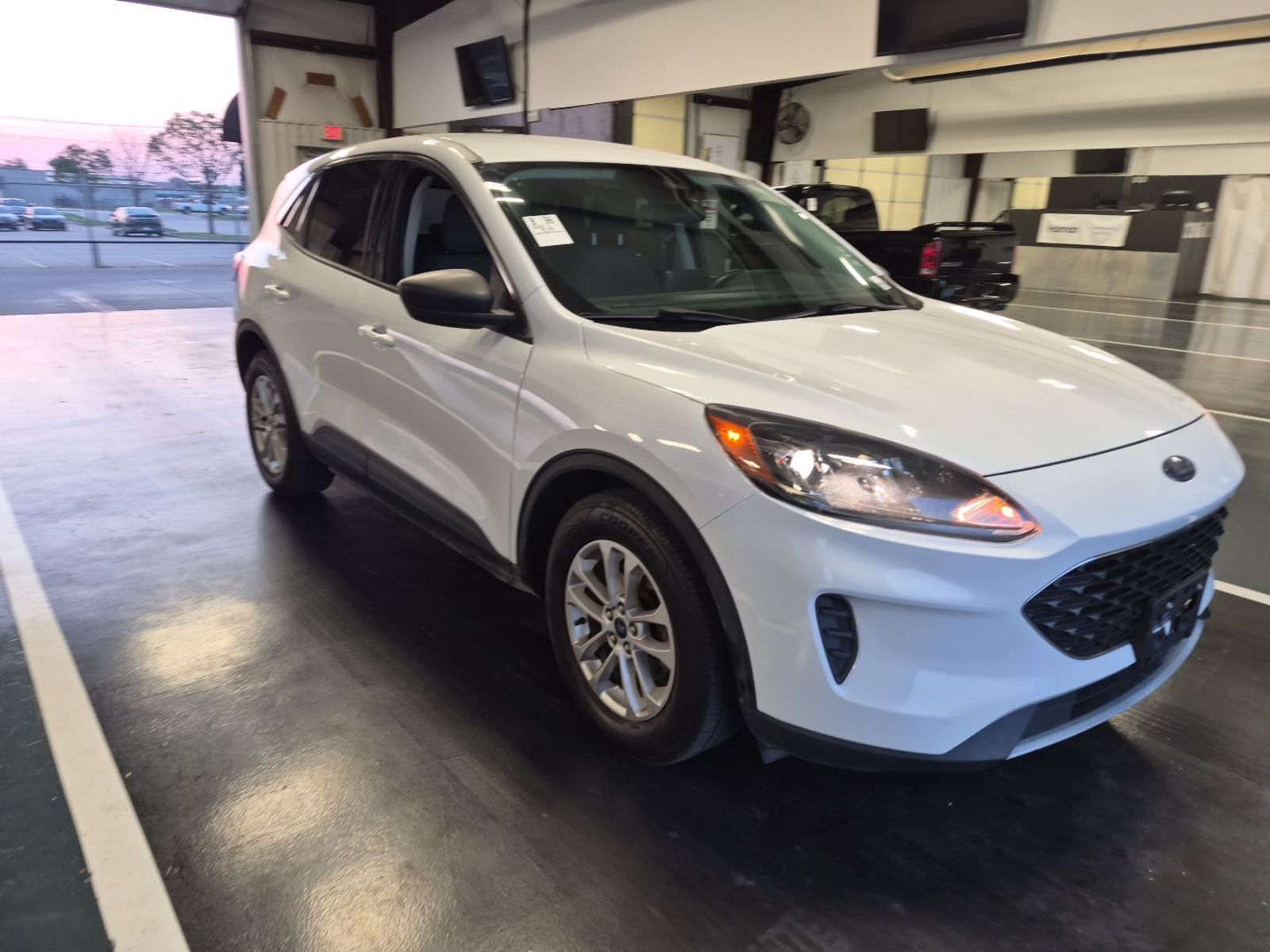 2022 Ford Escape  SE FWD