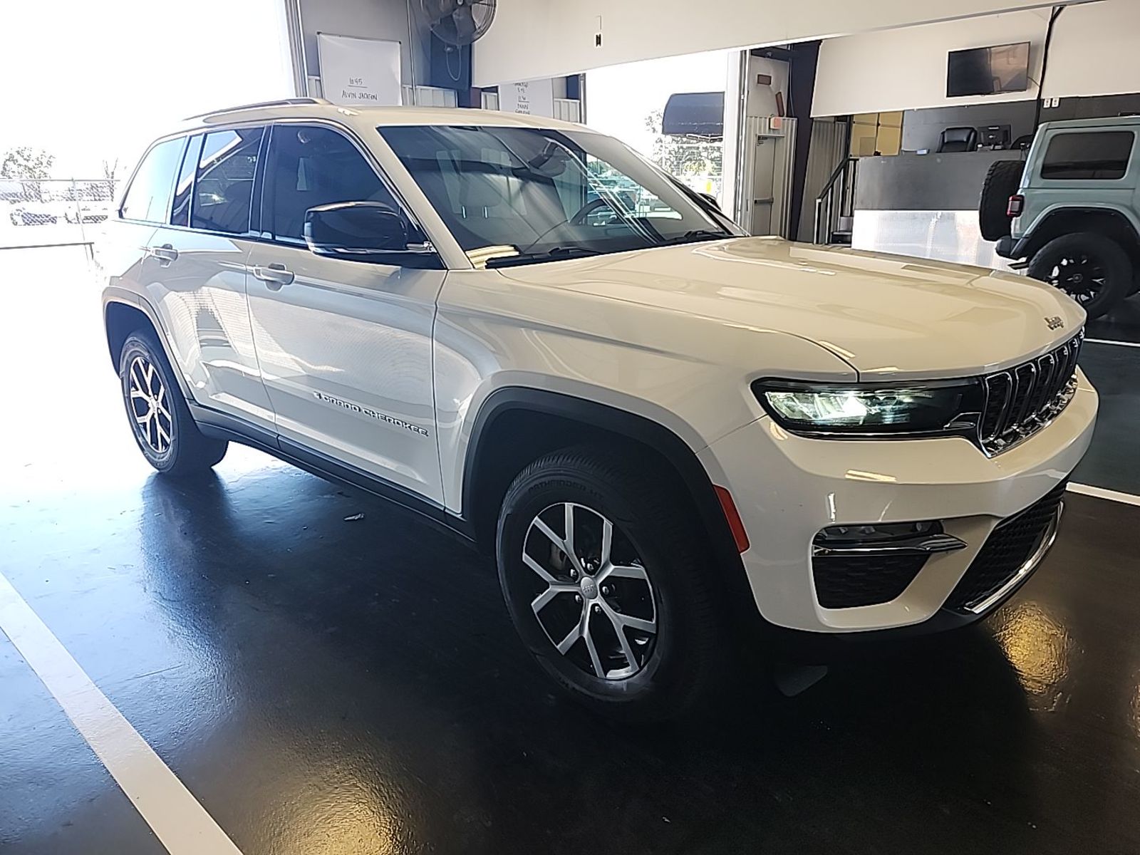 2024 Jeep Grand Cherokee  Limited AWD