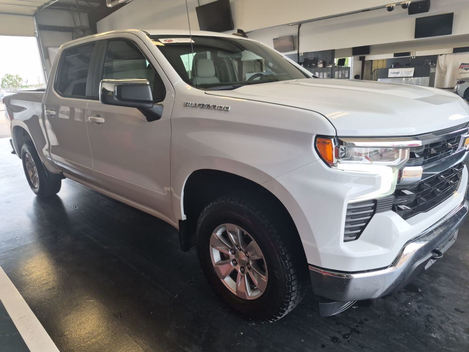 2025 Chevrolet Silverado 1500  LT AWD