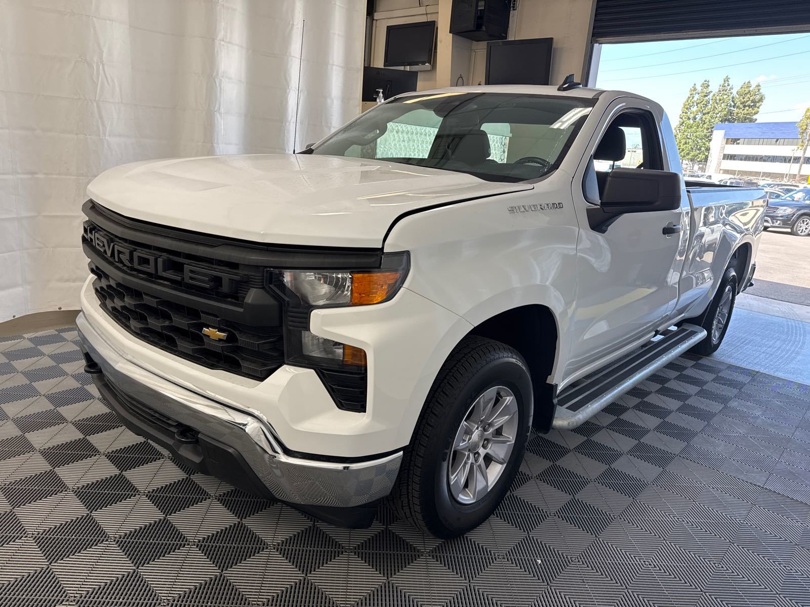 2025 Chevrolet Silverado 1500   RWD