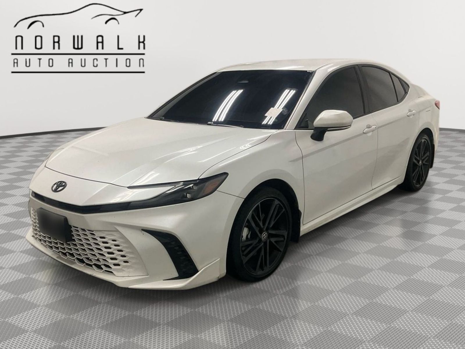 2025 Toyota Camry   AWD