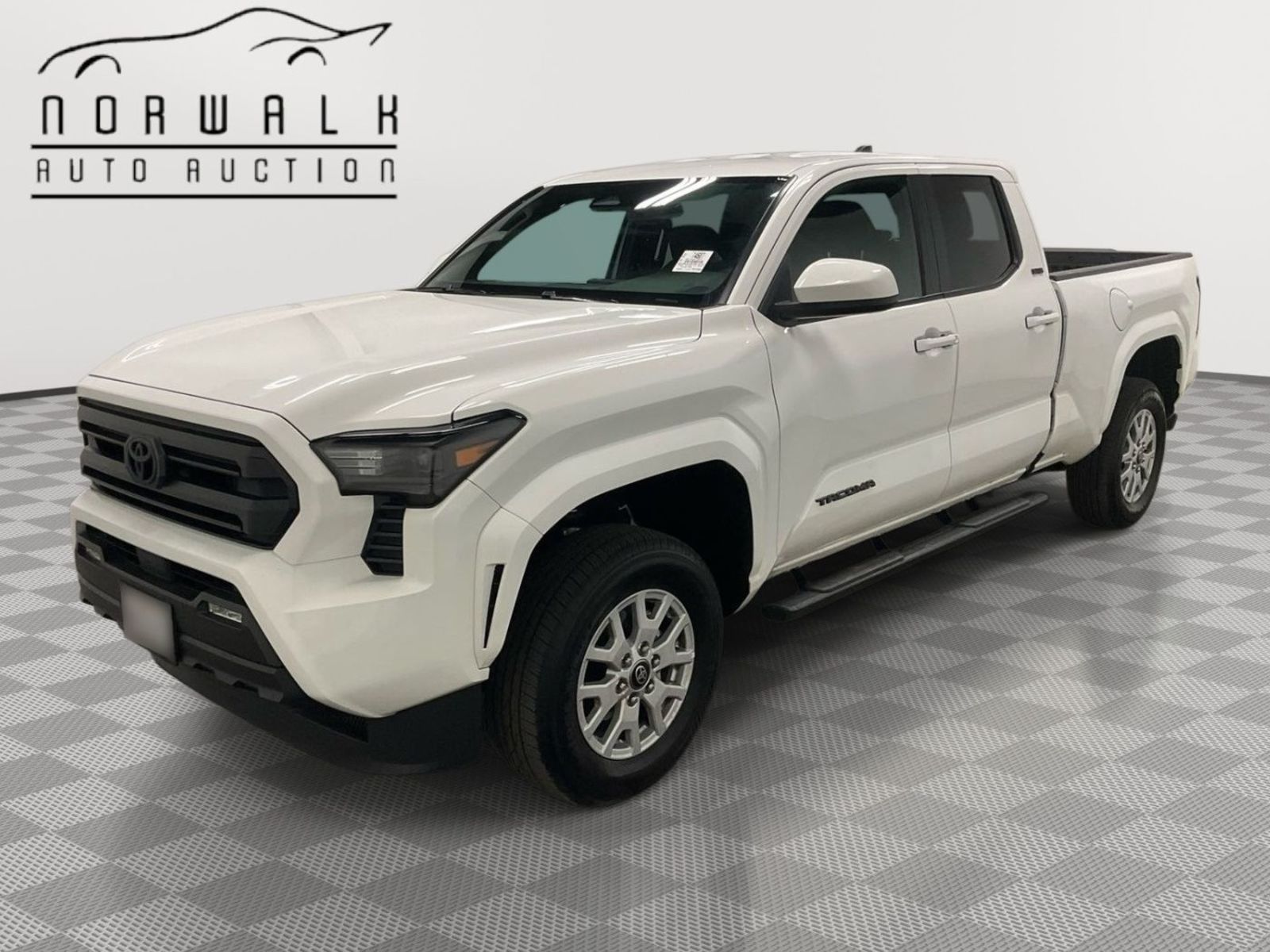 2025 Toyota Tacoma  SR5 AWD