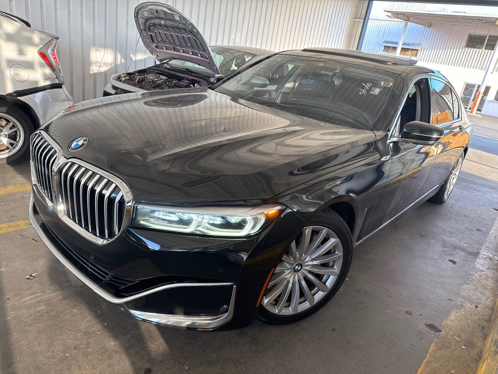 2020 BMW 7-Series  740i RWD