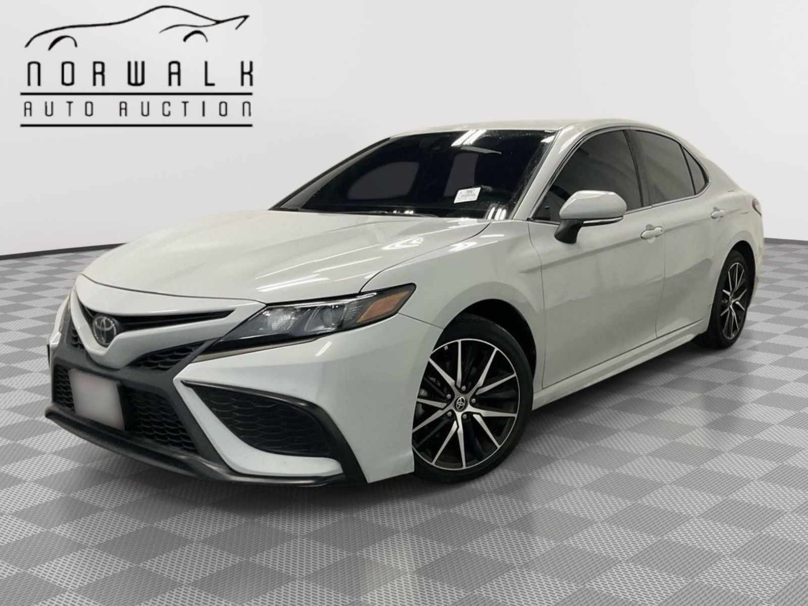 2023 Toyota Camry  SE FWD
