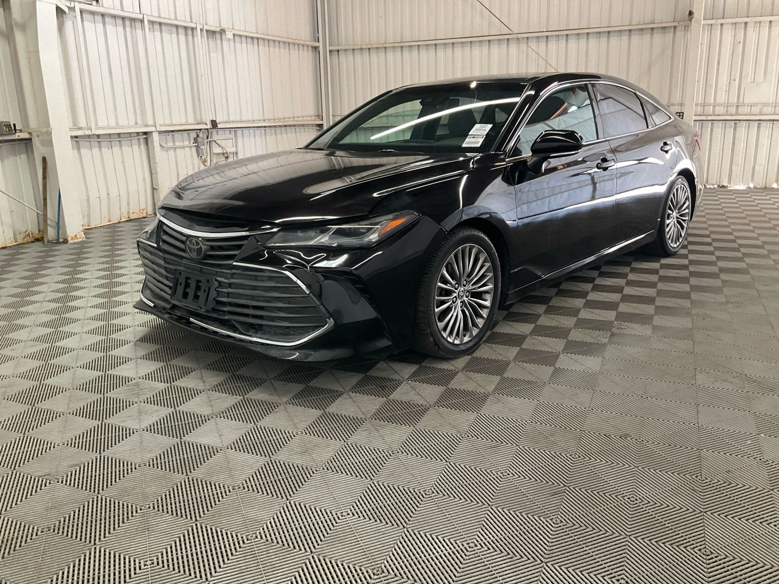 2019 Toyota Avalon  Limited FWD