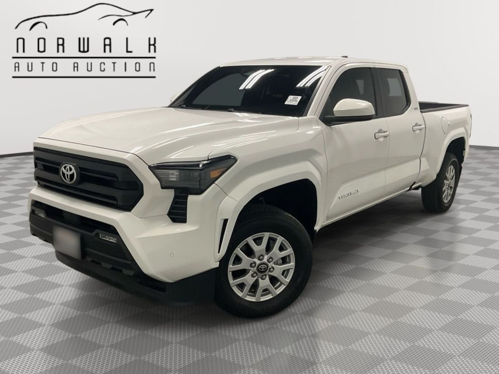 2024 Toyota Tacoma  SR5 AWD