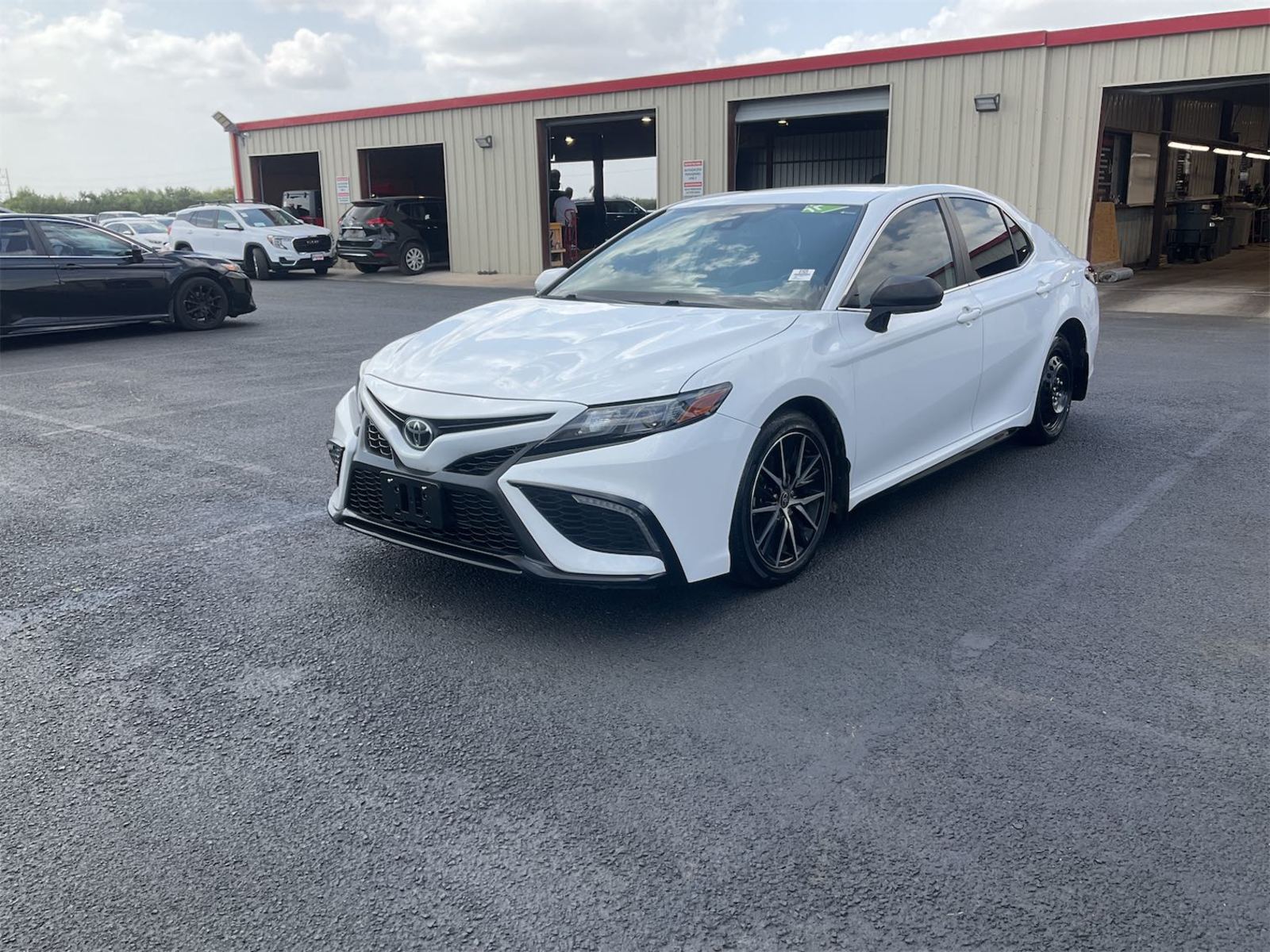 2022 Toyota Camry   FWD