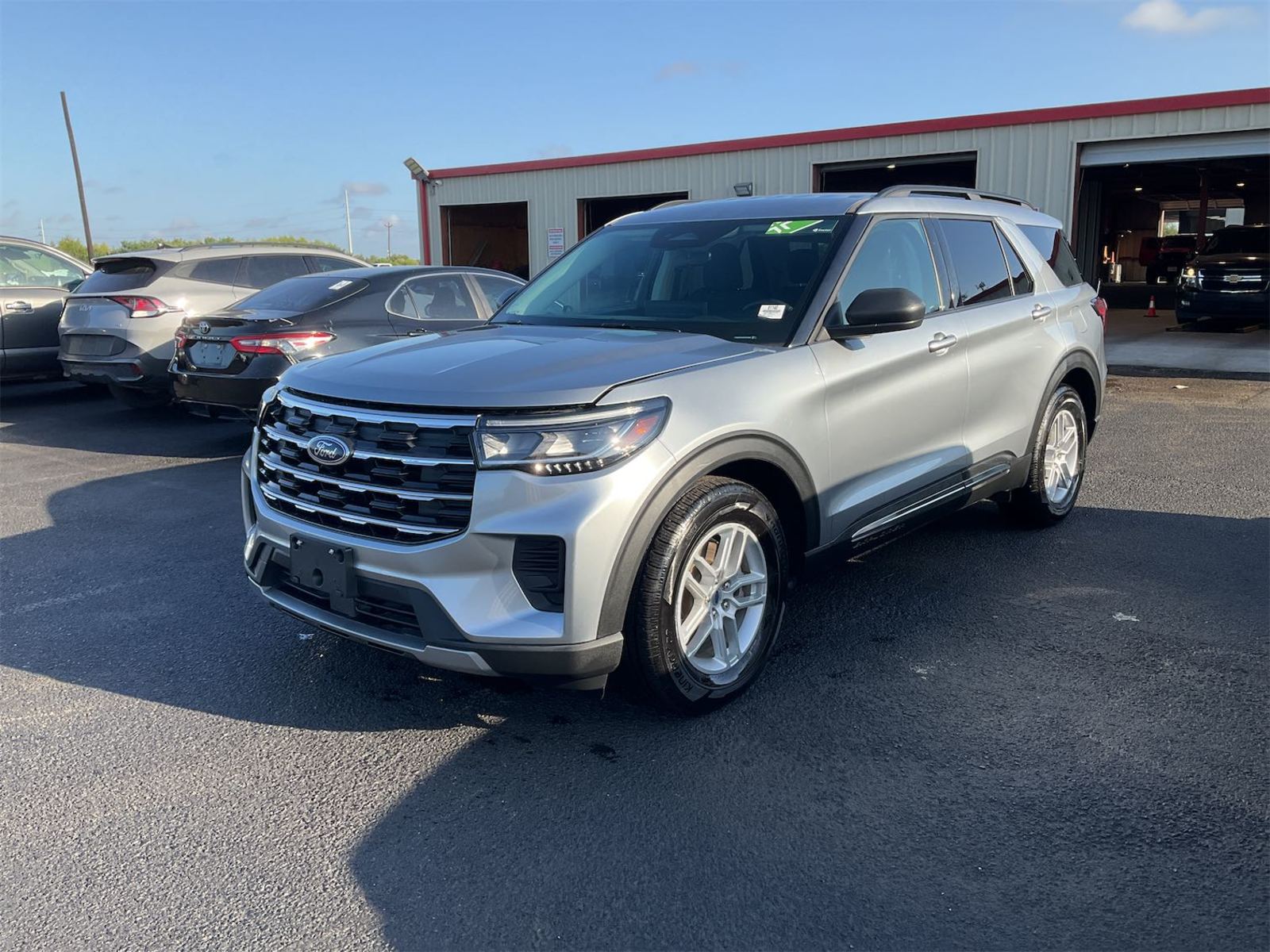 2025 Ford Explorer  Active RWD